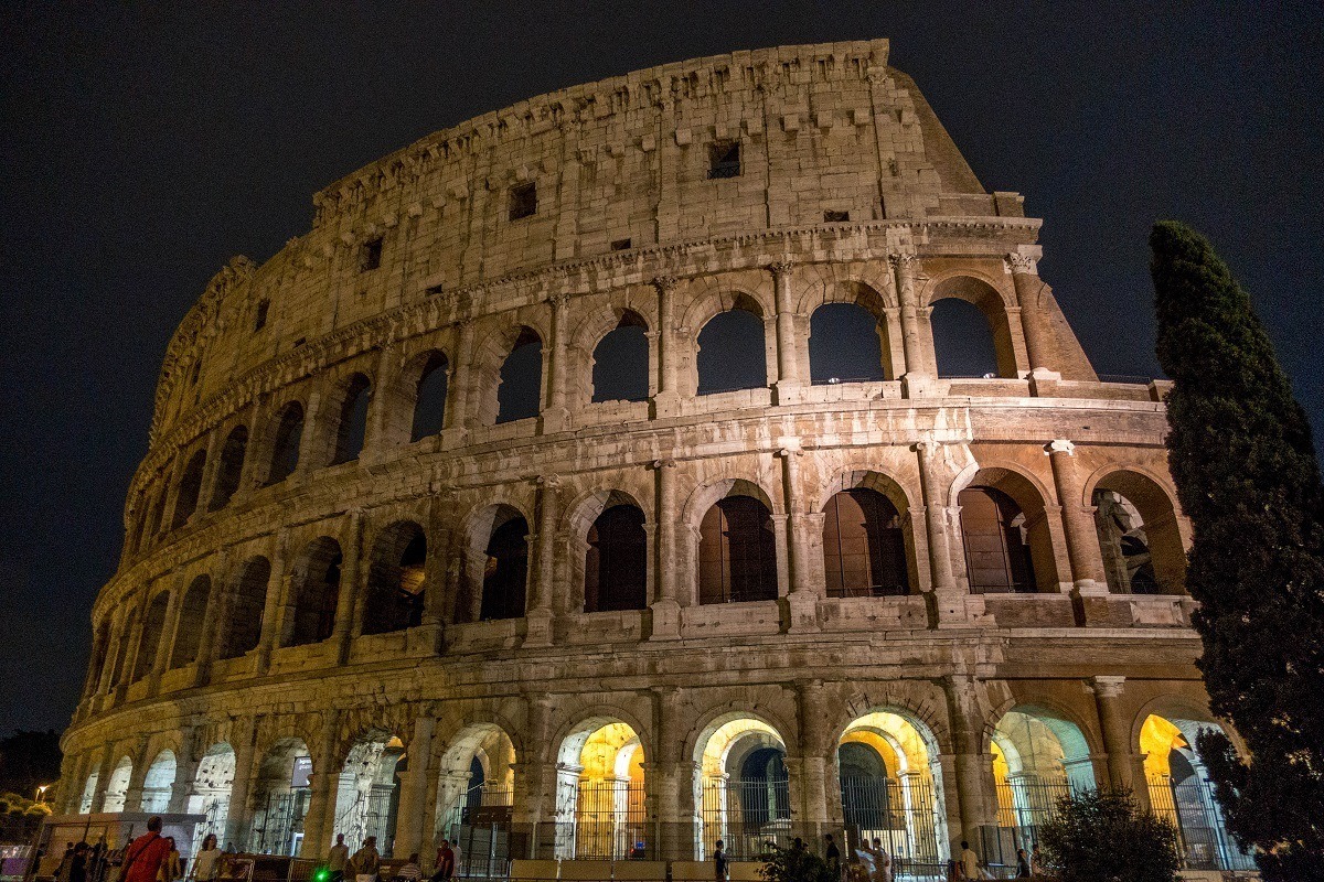 Rome's Colosseum at night