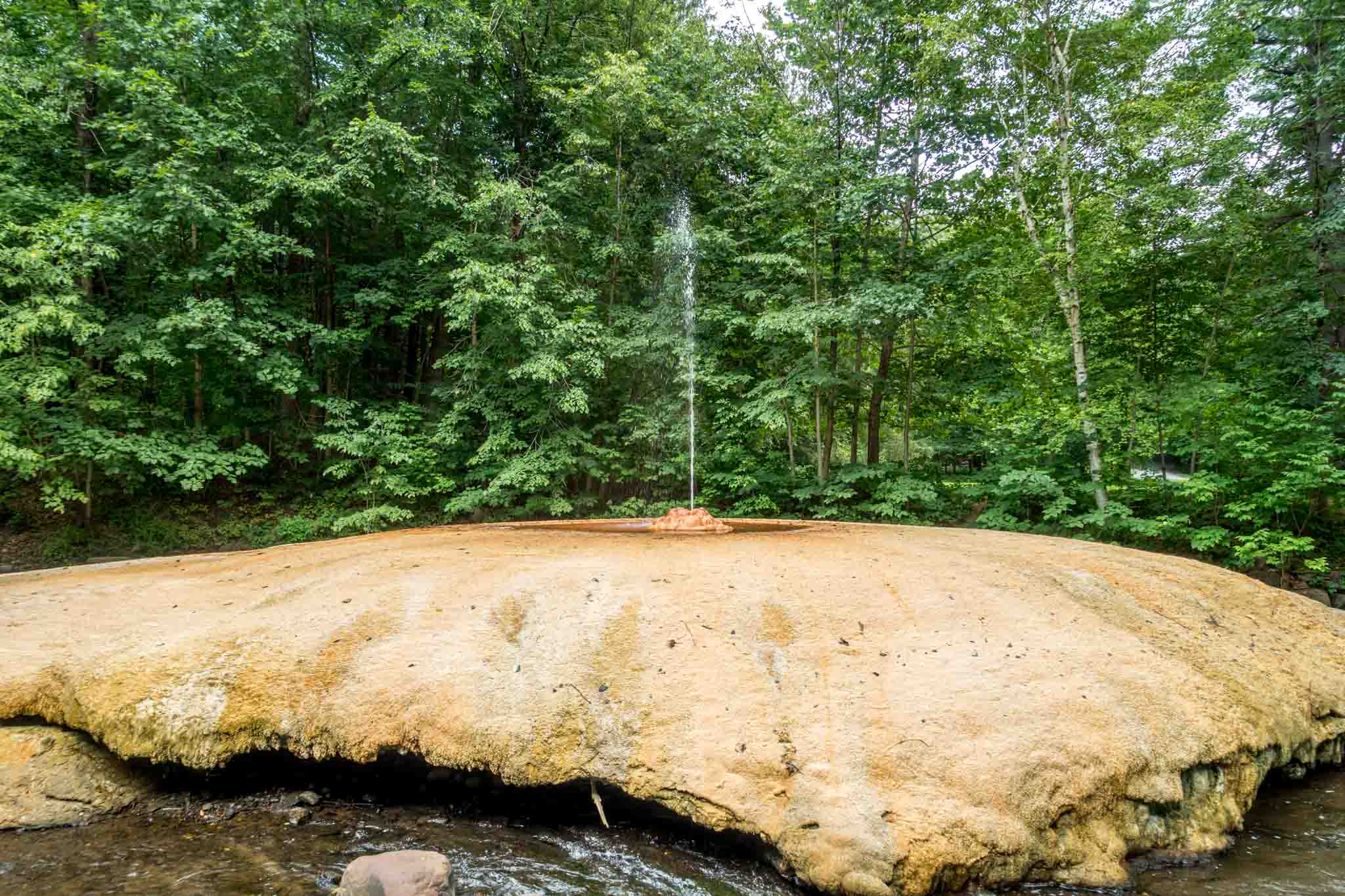 Geyser island spouter, a natural tufa spring 