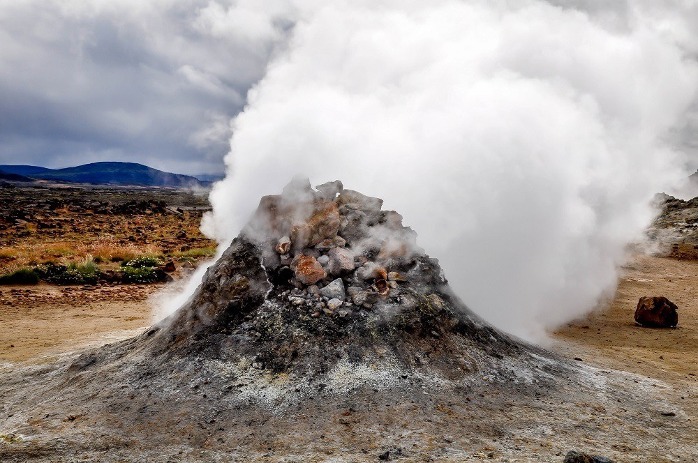 Large sulfur vent